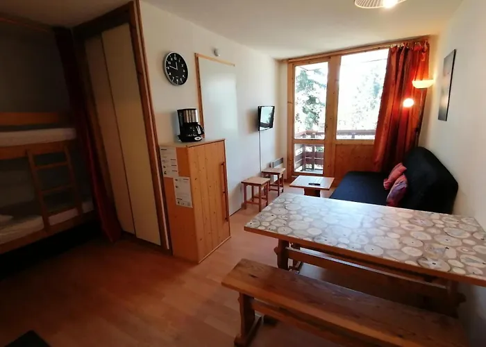 Le Chanteloup - Agreable Deux Pieces Mae-6691 *