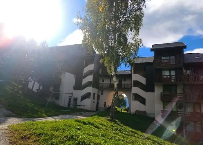 Le Chanteloup - Agreable Deux Pieces Mae-6691